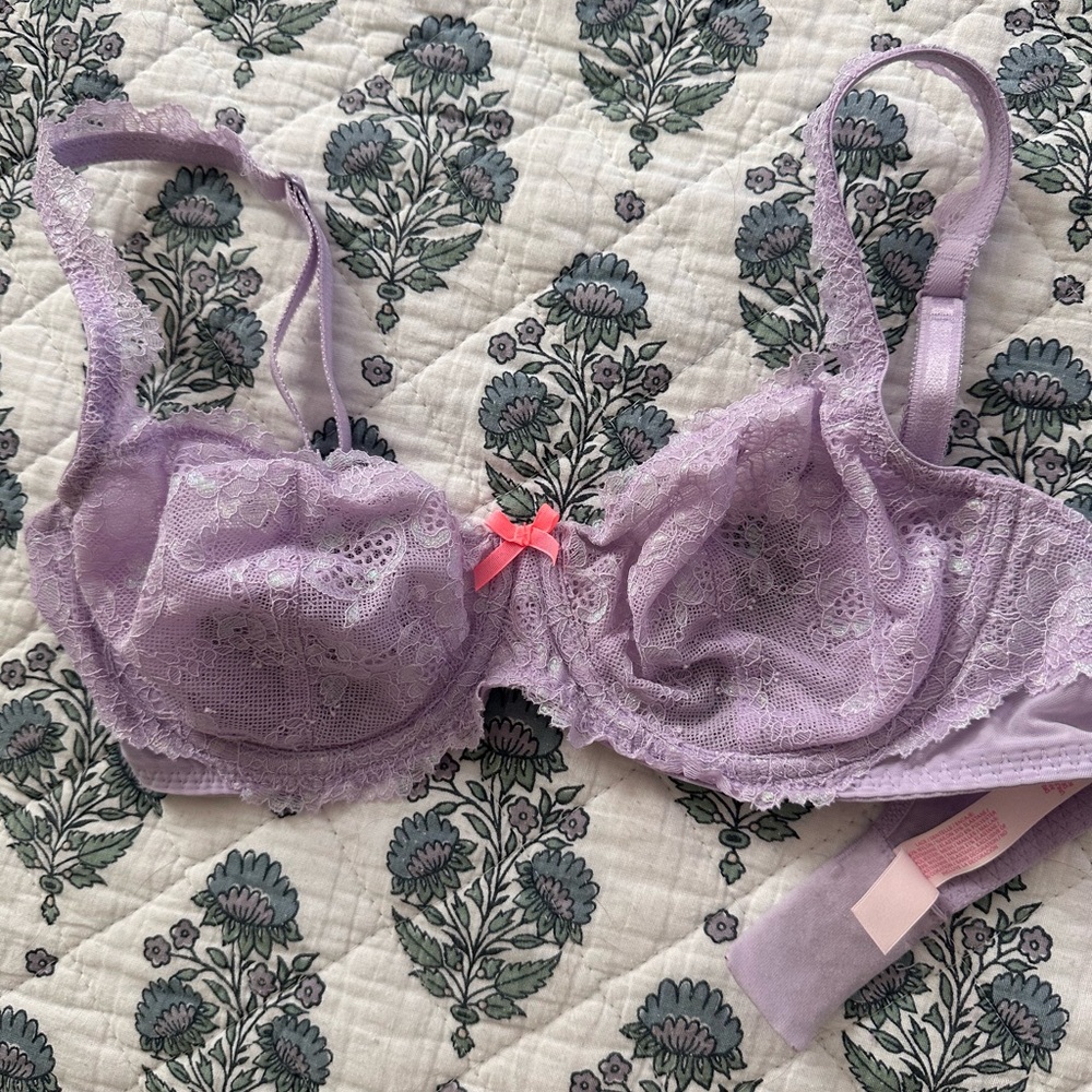 Victoria Secret lace bralette 32DD